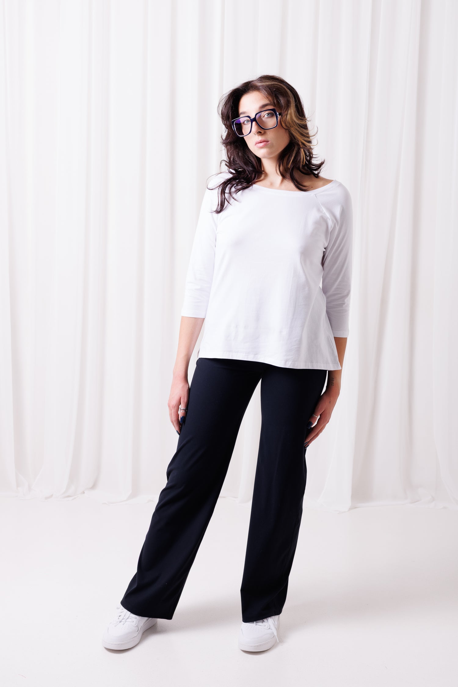 Koszulka/tunika Peach  biała z bawełny a’la Supima, widok z przodu, dekolt w łódkę, rękaw 3/4