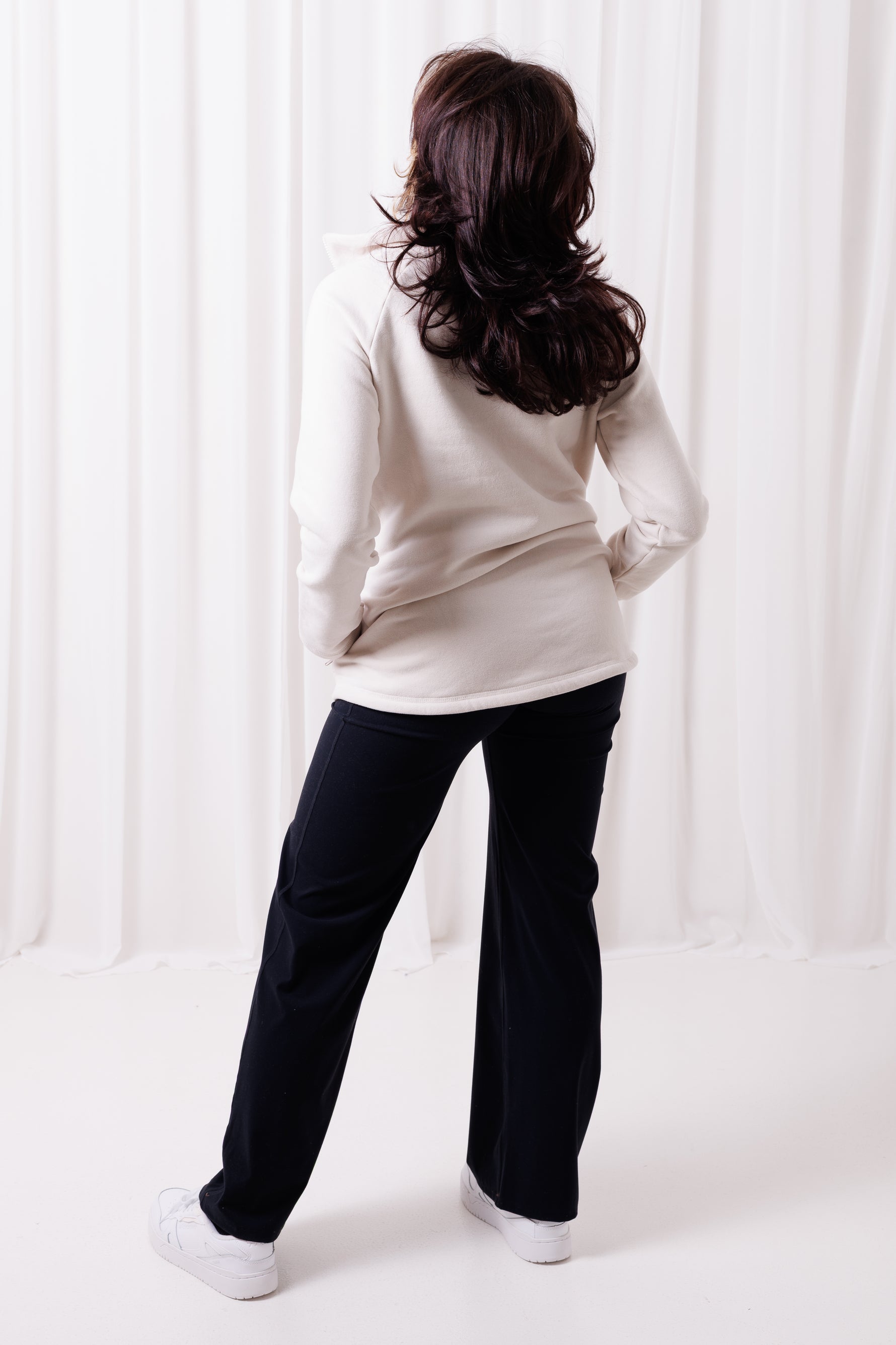 Bluza Papaya ecru – wygoda i styl w miejskim looku